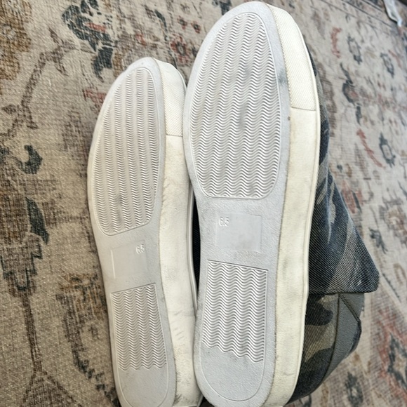 Size 6.5 Soda High Sole Shoes - Picture 6 of 6